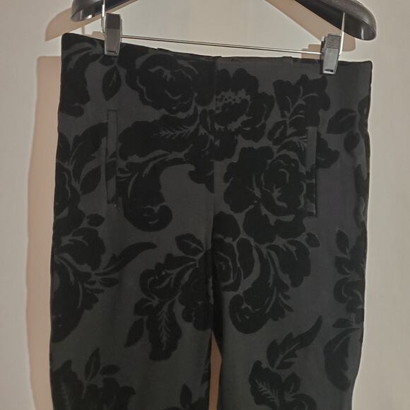 Chico's Juliet Black Velvet Floral Flocked Ankle Pants Womens 4 S Ultimate Fit - Picture 4 of 12
